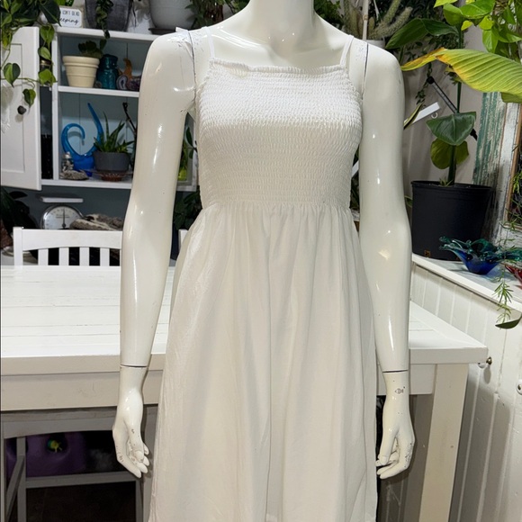 Suzy Shier White Smocked Bodice Eyelet Tier Maxi Dress boho/beach/flowing. XS - Picture 3 of 12